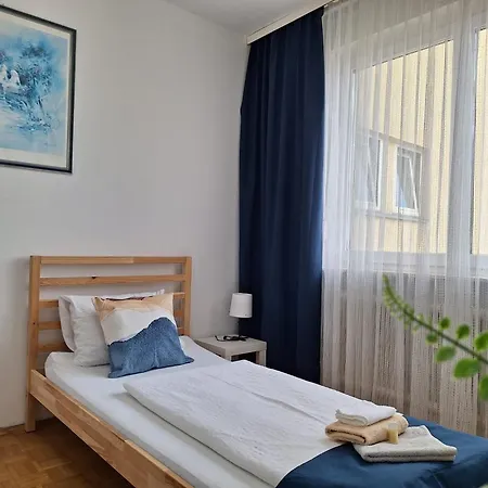 Homestay Brightcenterapartment Graz