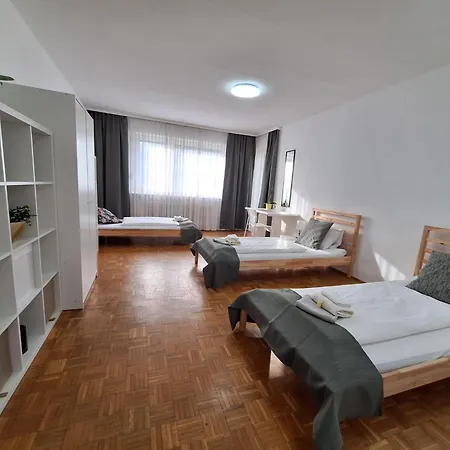 Brightcenterapartment Homestay *