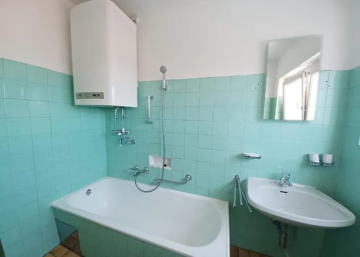 Brightcenterapartment Homestay *